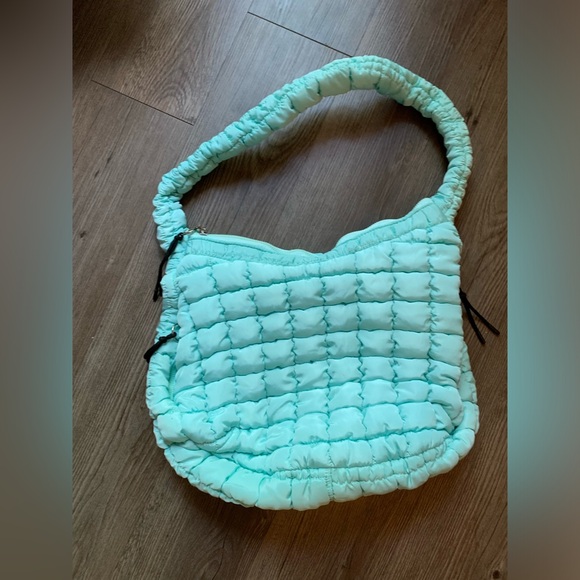 Source Unknown Handbags - Blue quilted carryall bag